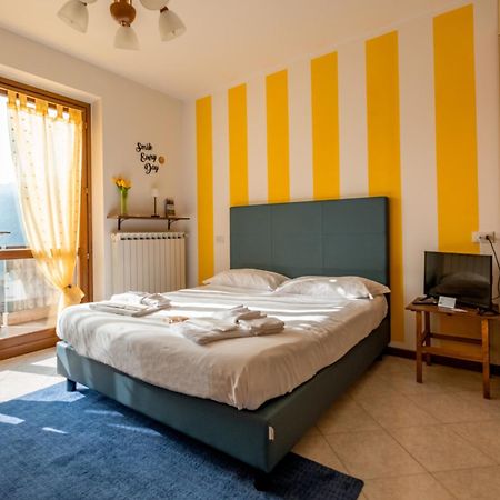 Happy Guest Apartments - Lake Panorama & Pool Riva di Solto Eksteriør billede